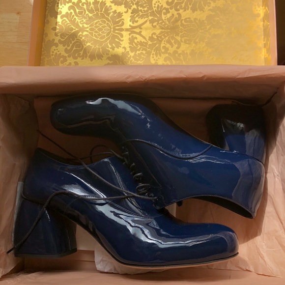 Mui Mui Navy blue patent heels! Men’s style. - Picture 5 of 5